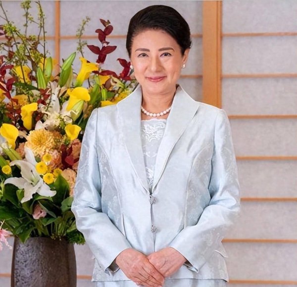 股票杠杆平台app 雅子皇后素颜美