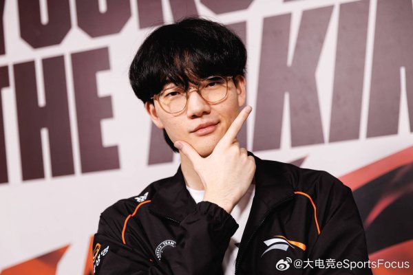 配资门户官网首页 Creme喊话Kanavi守护F6！MSI点名HLE引爆粉丝狂欢